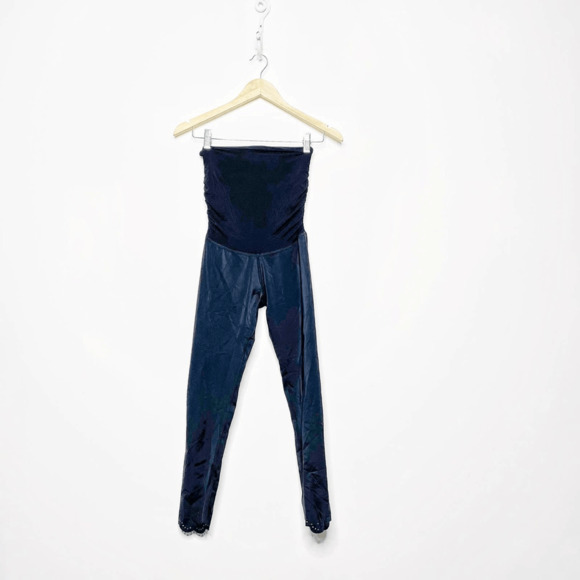 Beyond Yoga Pants - Beyond Yoga Beyond the Bump Cruz Scalloped High Waisted 7/8 Yoga Leggings XS